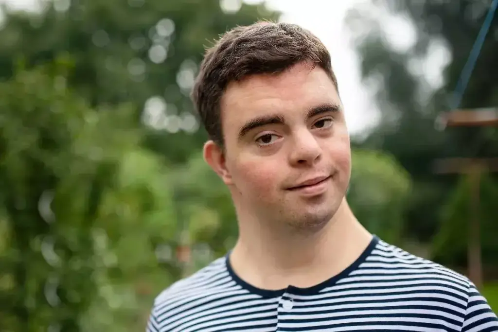 15 Key Signs of Asperger's Syndrome in Adults You Shouldn't Miss