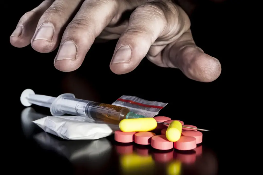 12 Signs of Opioid Addiction: Recognize Dependence Today