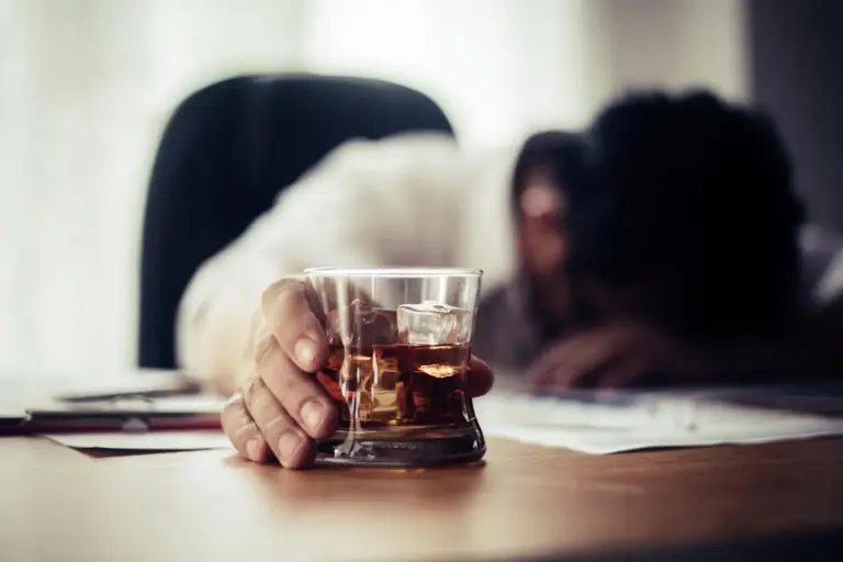 Does Alcohol Cause Anxiety and Panic Attacks?