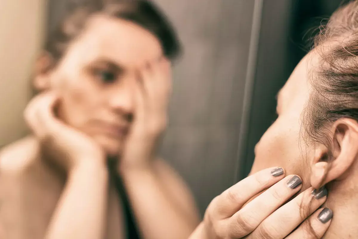 Does Body Dysmorphia Go Away? Understanding BDD Recovery and Treatment Options 1 Does BDD Go Away? Understanding Body Dysmorphic Disorder Recovery and Treatment Options