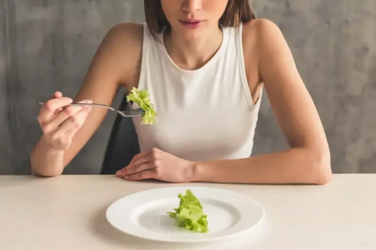 5 Key Signs of Orthorexia Nervosa: Symptoms & Treatment