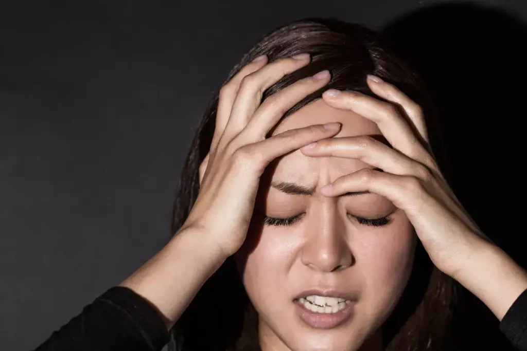 How to Treat a Nervous Breakdown: Signs and Recovery