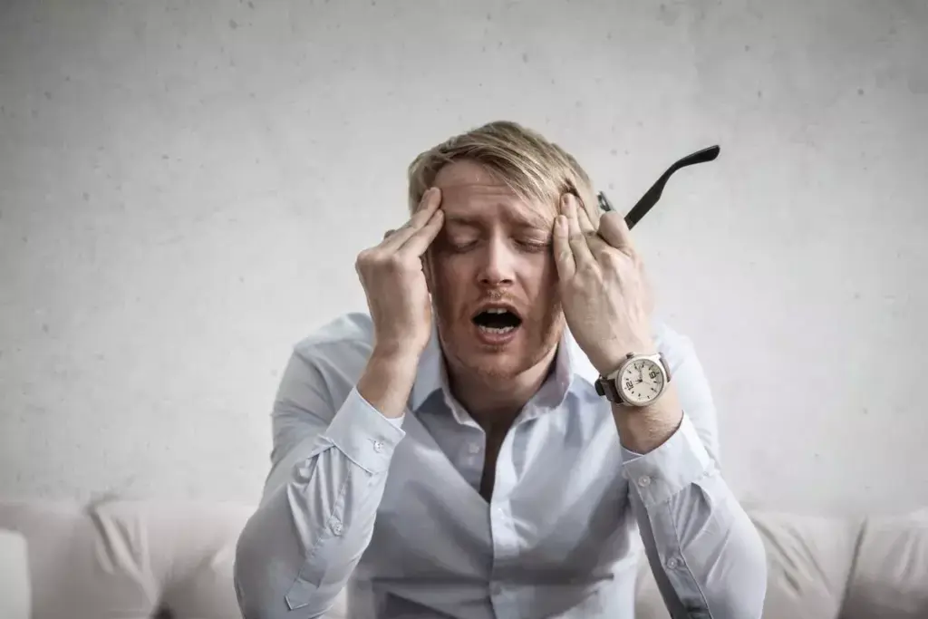 How to Treat a Nervous Breakdown: Signs and Recovery