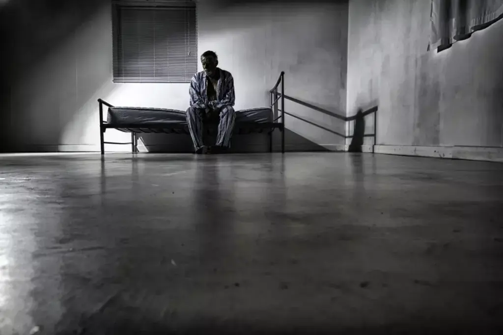 How Does a Bipolar Person Think and Are They Aware When Manic?