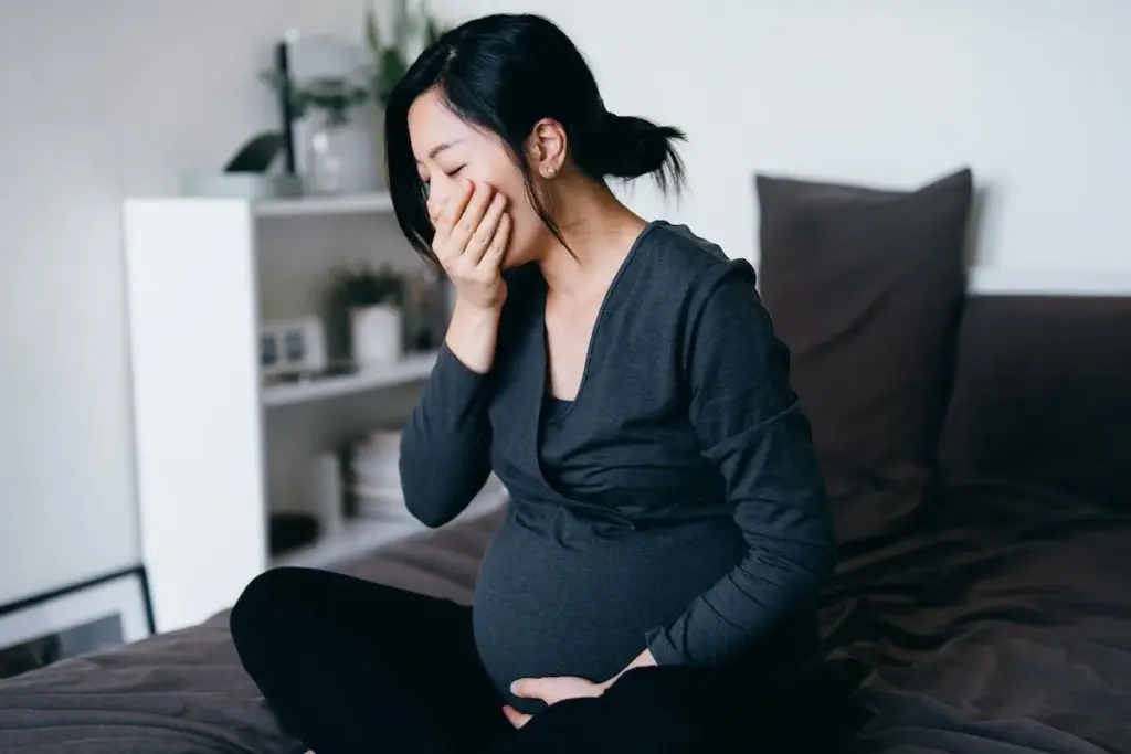 How to Manage Hashimoto's During Pregnancy: Essential Guide