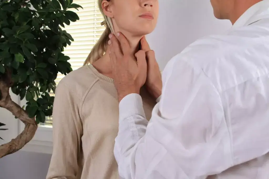 Does Thyroid Pain Hurt? Understanding Thyroid Nodules and Symptoms