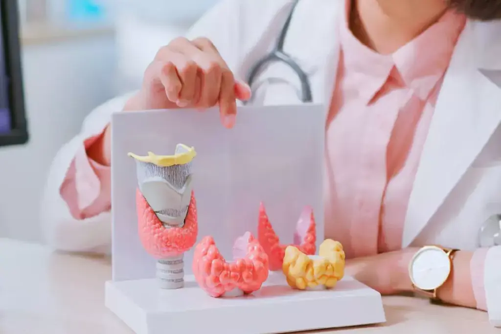 7 Best Vitamins for Hypothyroidism: Natural Support for Thyroid Health