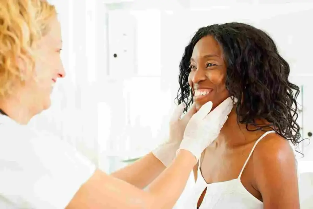 7 Key Hyperthyroidism Symptoms: Sweating, Palpitations & More