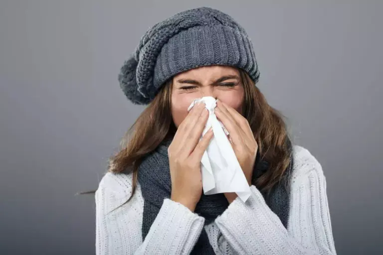 How to Tell if You Have COVID or a Cold: Key Symptom Differences