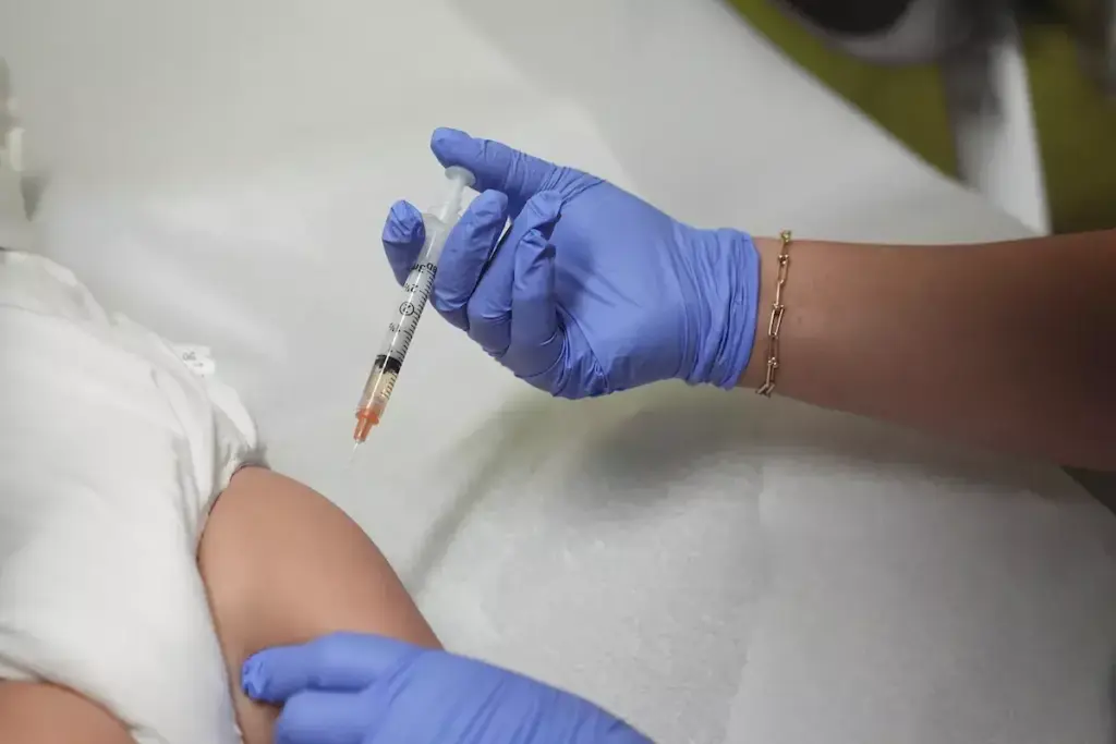 Does the Chickenpox Vaccine Protect Against Shingles Later? 3 Does the Chickenpox Vaccine Protect Against Shingles Later?