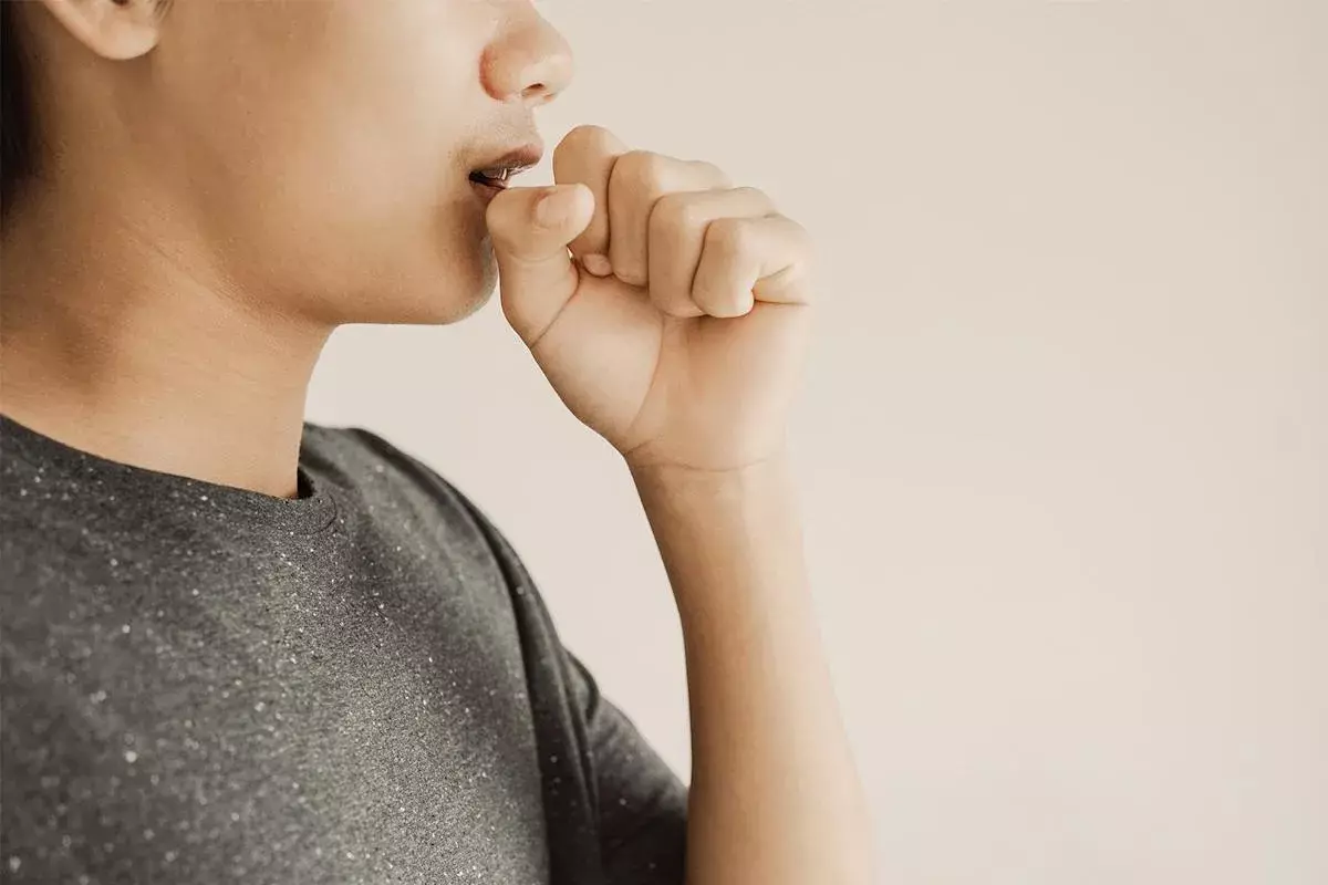 What Are the Early Signs and Symptoms of Whooping Cough?