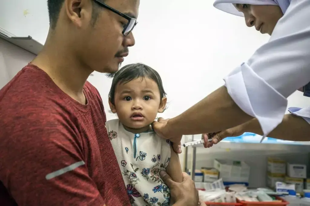 5 Key Facts About Diphtheria: Disease Symptoms, Death Rates & Prevention