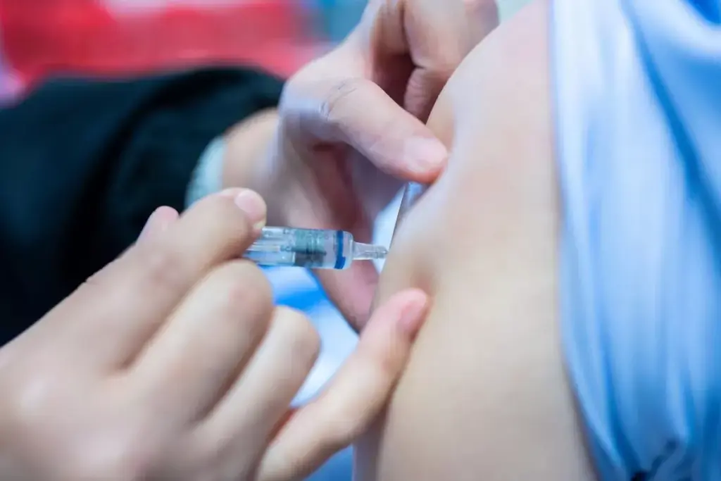Does the Flu Shot Cause Diarrhea and Other Side Effects?