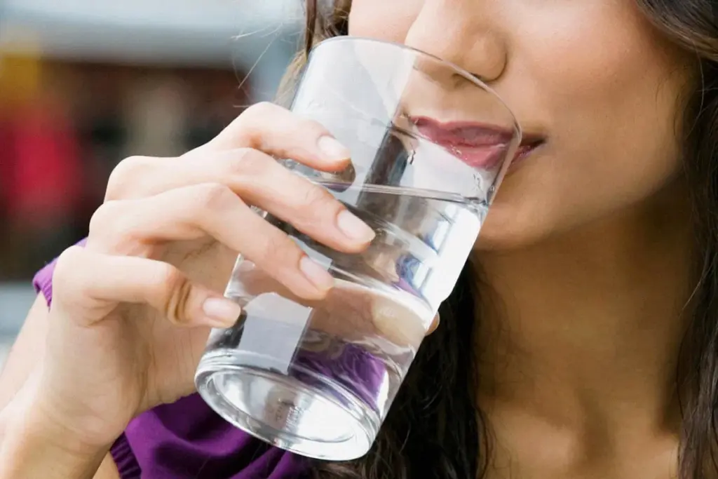 How to Drink the Right Amount of Water Daily
