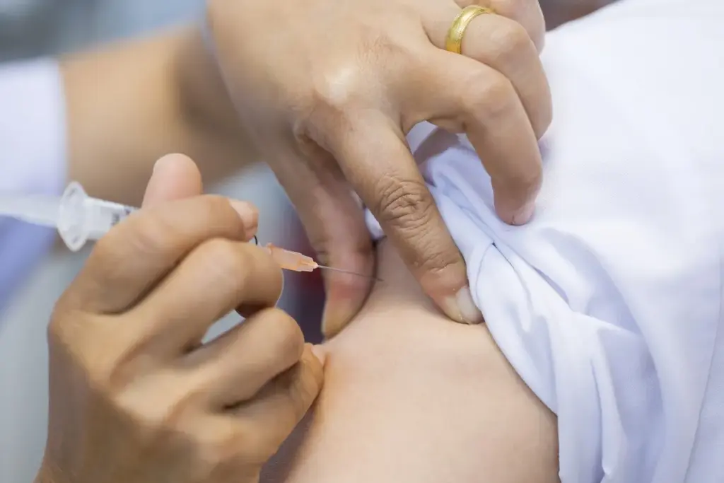 How Long Do Tetanus Shot Side Effects Last in Adults?