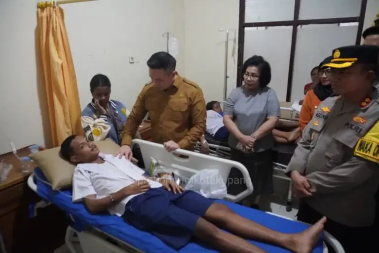 Why Does Only One Person Get Food Poisoning From the Same Meal?