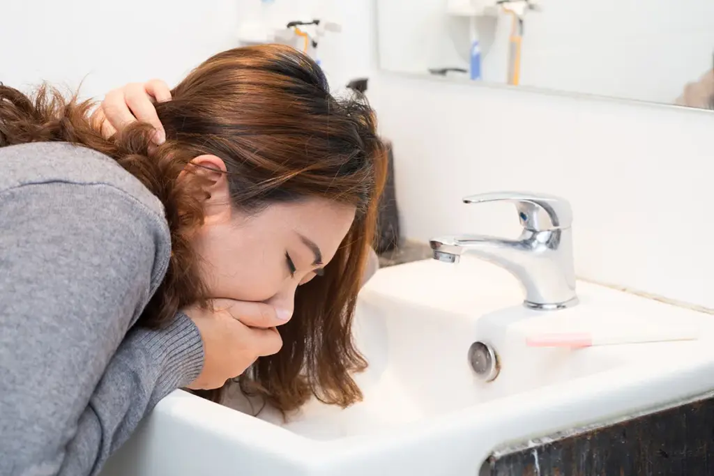 Why Am I Vomiting Right After Eating? Causes and Solutions
