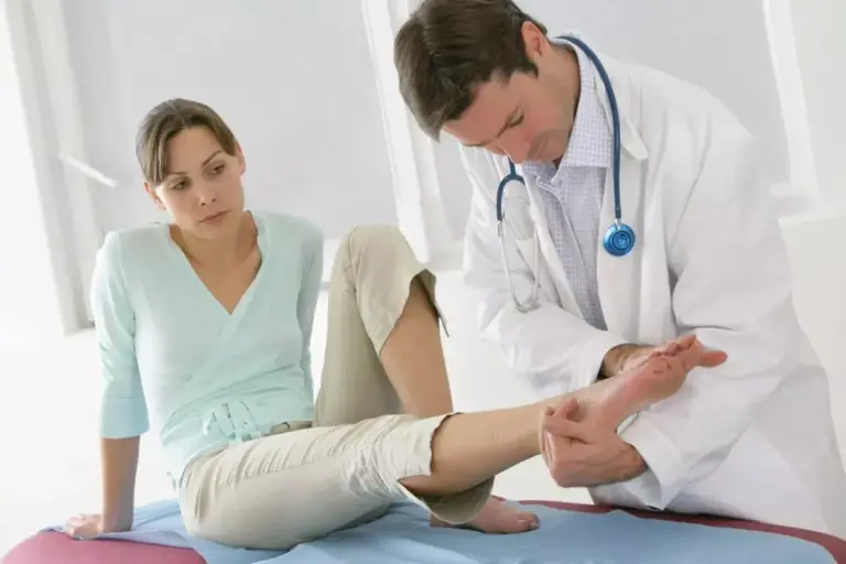 How to Stop Numbness in Legs and Feet: 7 Home Remedies