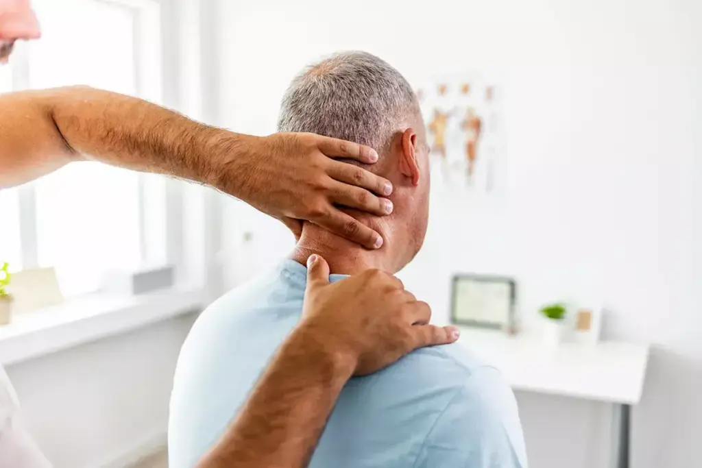How to Relieve Right Shoulder Blade Pain: 5 Effective Methods