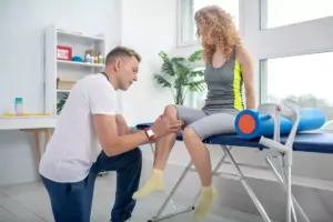 What Are the Signs and Symptoms of Knee Trauma?