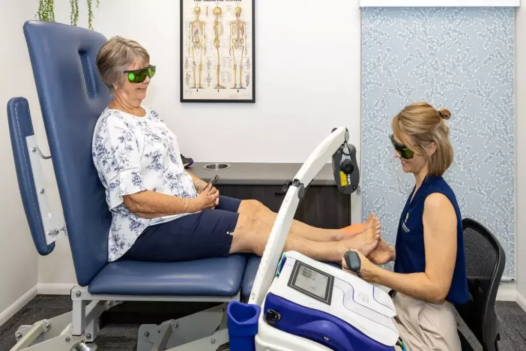 How to Cure Plantar Fasciitis Fast: Complete Treatment Guide 1 The current image has no alternative text. The file name is: image-4912.webp