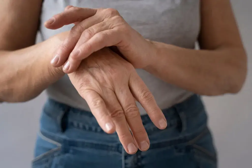 What Does Arthritis Feel Like in Your Fingers?