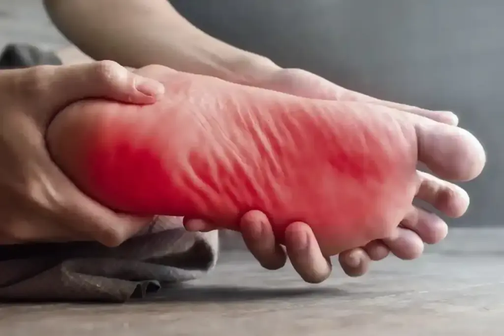 How to Stop Top of Foot Cramping: 5 Quick Fixes 1 How to Stop Top of Foot Cramping: 5 Quick Fixes