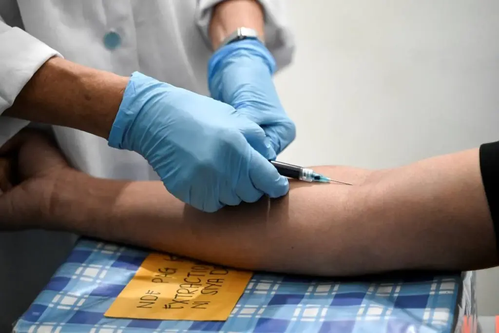 7 Early Signs of HIV in Men You Shouldn't Ignore: Understanding HIV Urine Symptoms and More