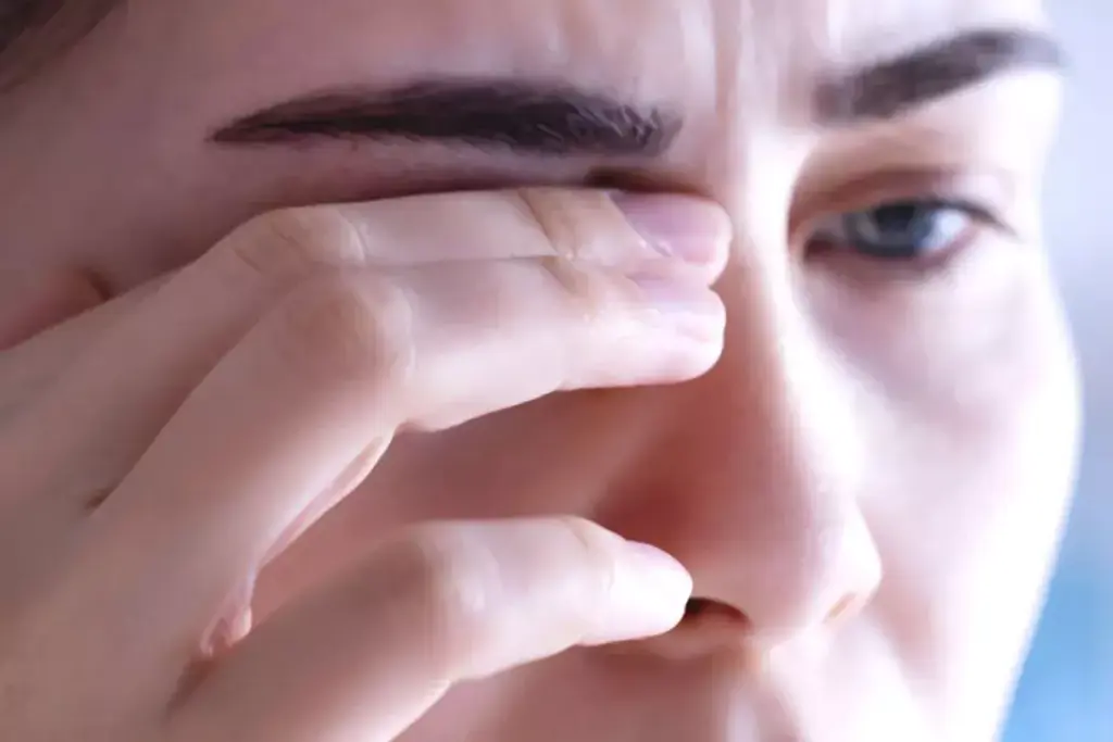 Common Causes of Eye Pain During Movement