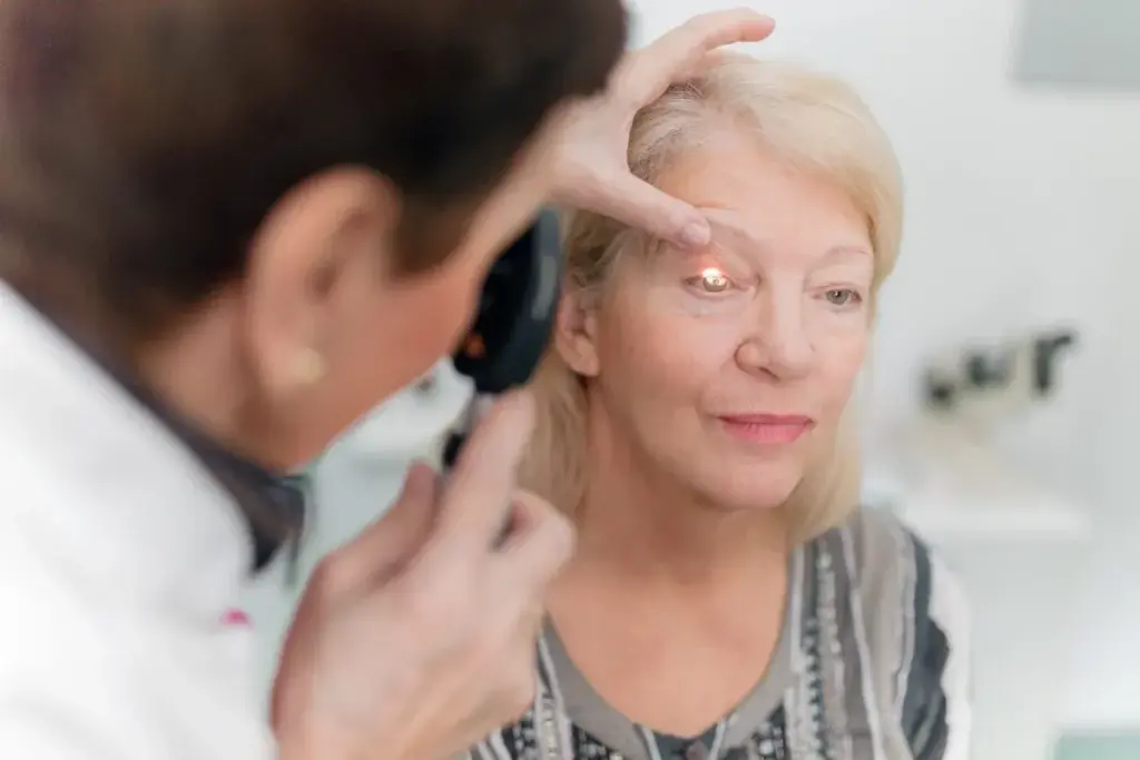7 Common Degenerative Eye Diseases: Symptoms and Vision Loss