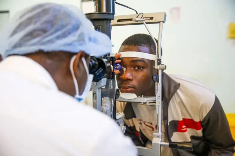 How to Sleep After Cataract Surgery: Safe Positions & Tips