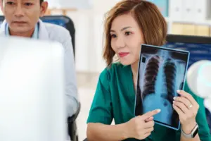 Early Signs Of Lung Cancer: Scary Signals