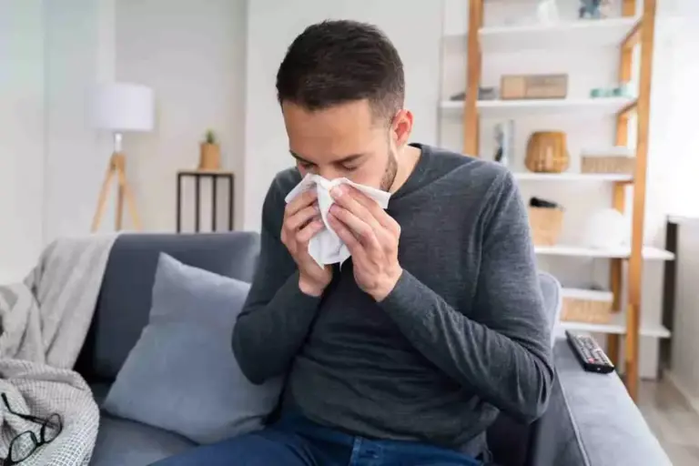 How Can You Tell the Difference Between Allergies and a Cold?