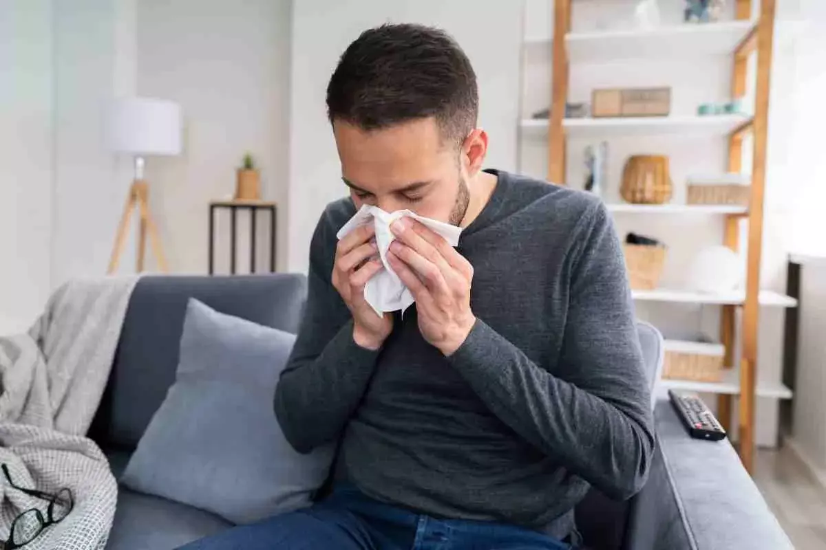 How Can You Tell the Difference Between Allergies and a Cold?