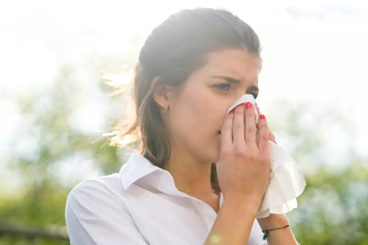 How Long Do Allergies Last vs. a Head Cold?