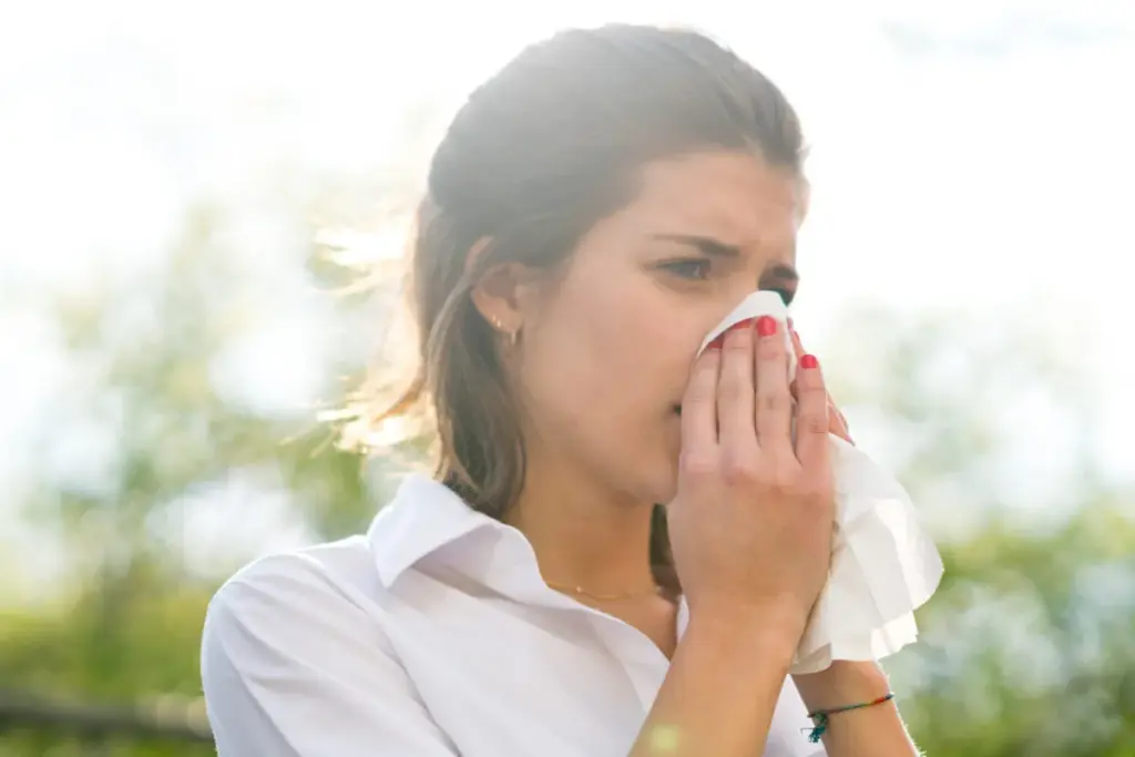 How Long Do Allergies Last vs. a Head Cold?