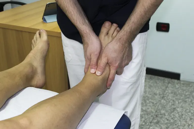 Sprained Toe, Relief, Foot Care, Fast Healing, Tips