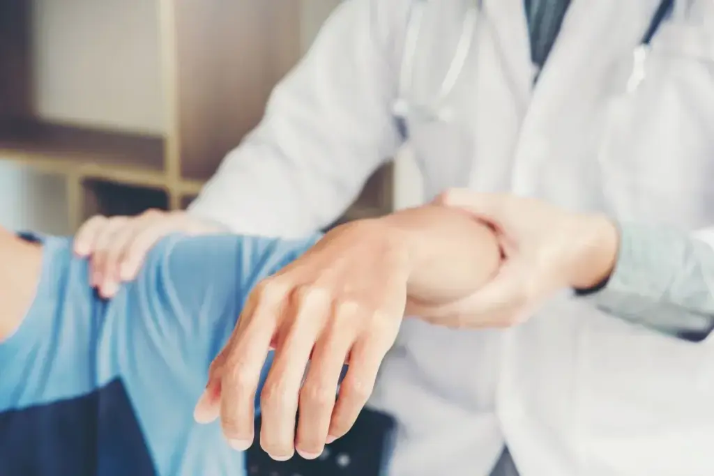 Can You Drive With A Broken Wrist? Safety Facts 1 Can You Drive With A Broken Wrist? Safety Facts