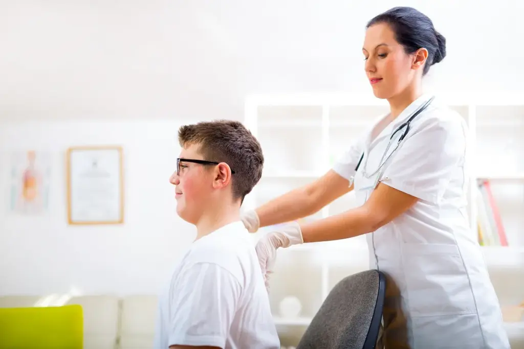 Scoliosis: Proven Fast Ways To Fix Your Spine 3 Recognizing Scoliosis Symptoms and Warning Signs