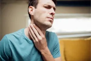 How to Relieve Itchy Throat at Night: 7 Proven Remedies