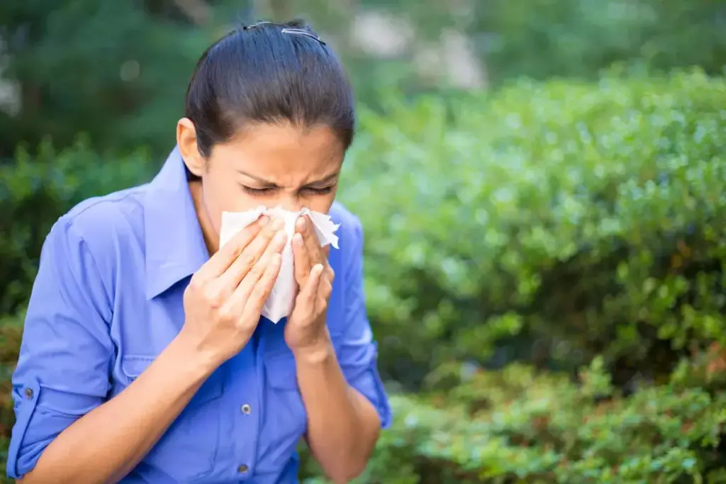 Do You Run a Fever with a Sinus Infection? Types and Temperature Patterns