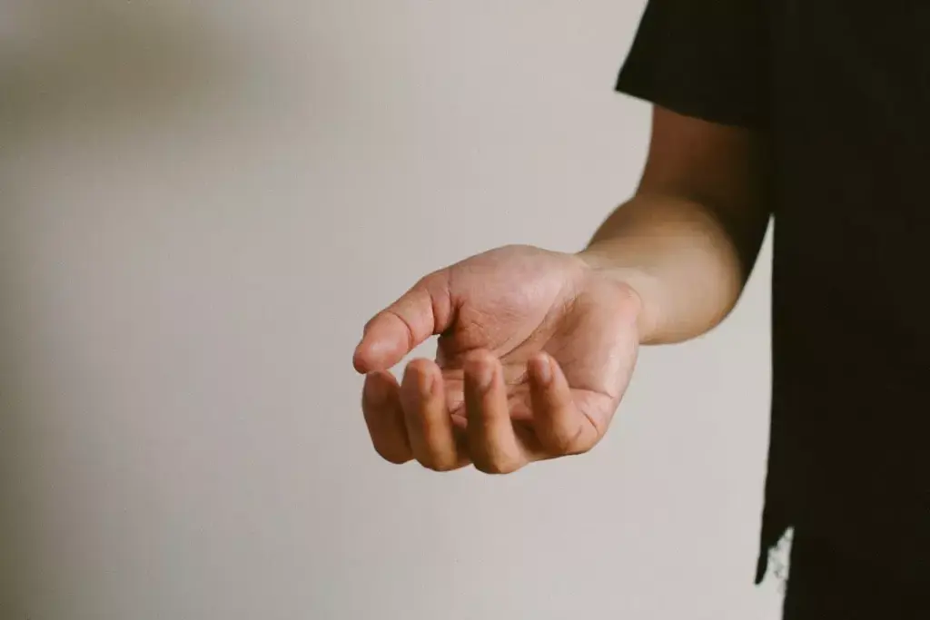 Why Is Gout More Common in Men Than Women? 1 image 3391 LIV Hospital