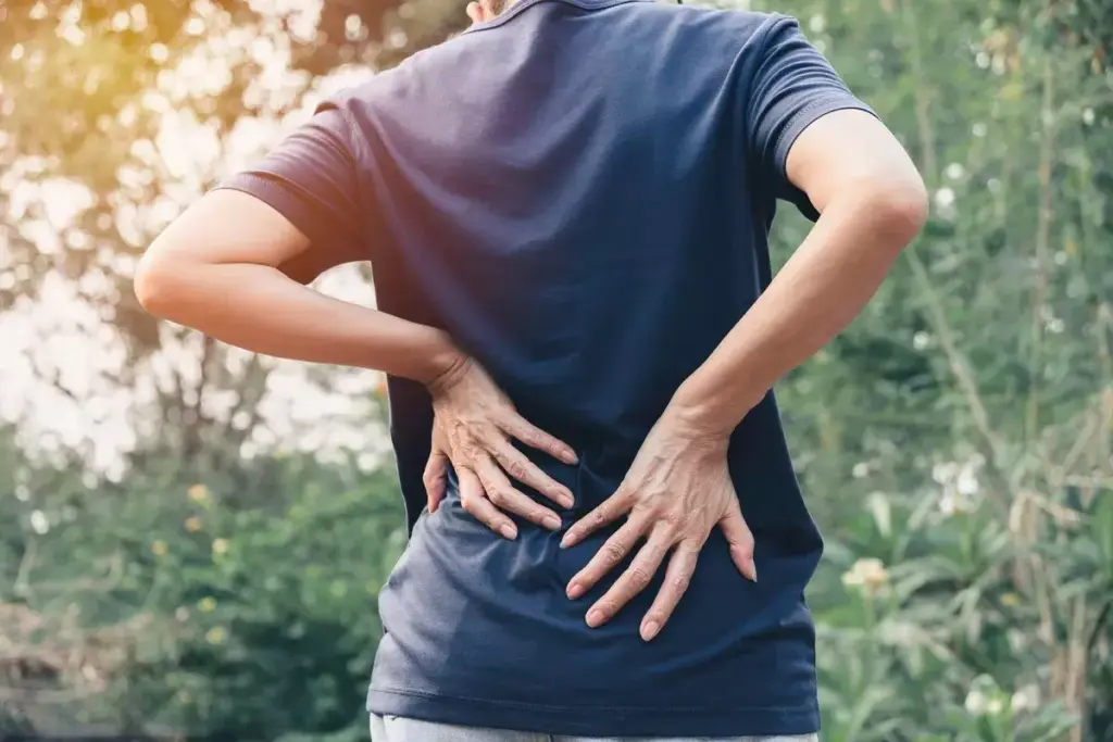 How to Manage Sudden Back and Side Pain 1 image 3451 LIV Hospital