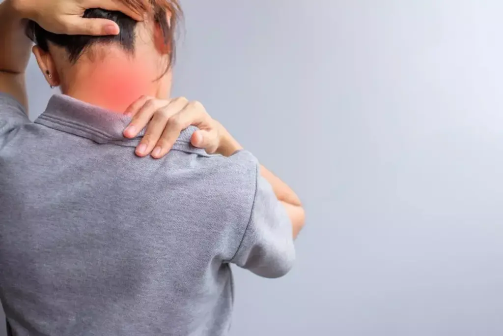 The Connection Between Fibromyalgia Back Pain and Fatigue
