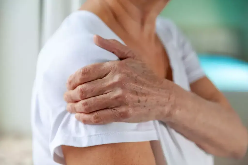 How to Treat Arthritis in the Shoulder: Relief Tips 2 Understanding Shoulder Arthritis
