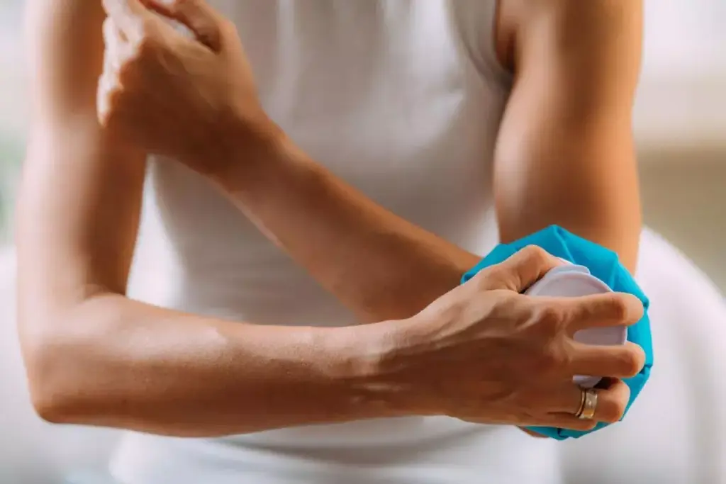 How to Treat Wrist Bursitis: Relief Steps 2 Understanding Wrist Bursitis and Its Symptoms