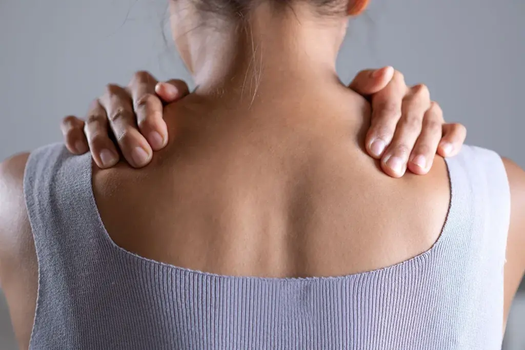 How to Relieve Right Neck and Shoulder Pain 1 How to Relieve Right Neck and Shoulder Pain