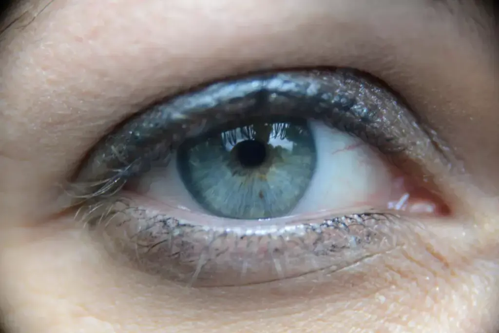 Why Do My Eyes Feel Weird: Primary Causes Explained
