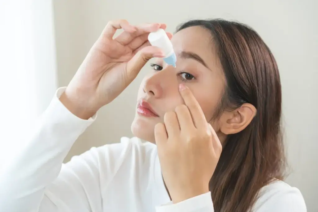 7 Types of Eye Drops: Benefits and How to Choose