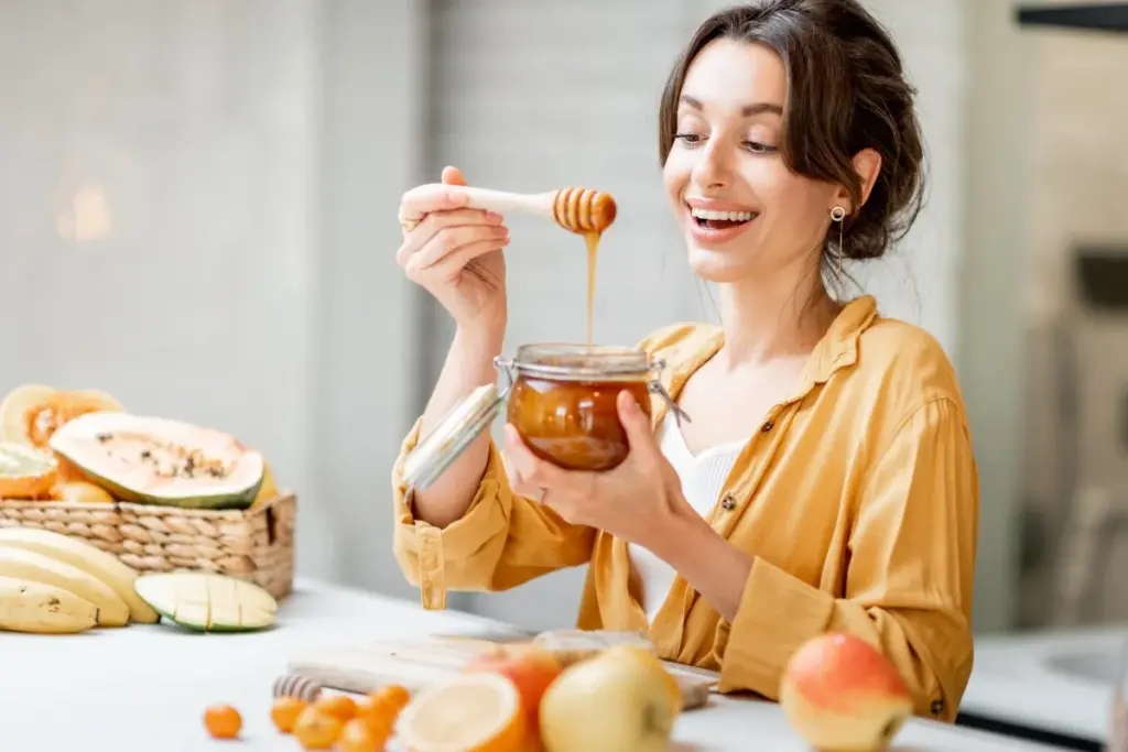 How Honey Soothes Throat Irritation 
